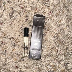 Tom ford oud wood 2ml